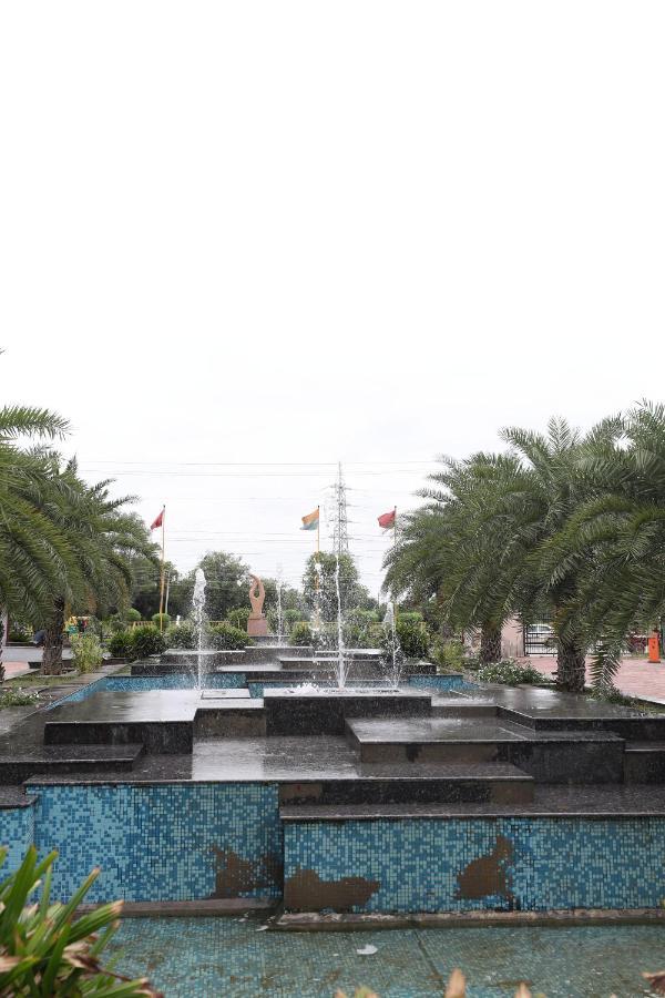 Tivoli Royal Palace Janauli Екстер'єр фото