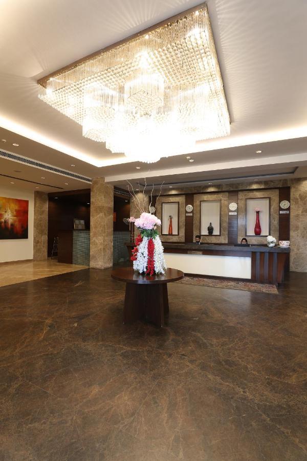 Tivoli Royal Palace Janauli Екстер'єр фото